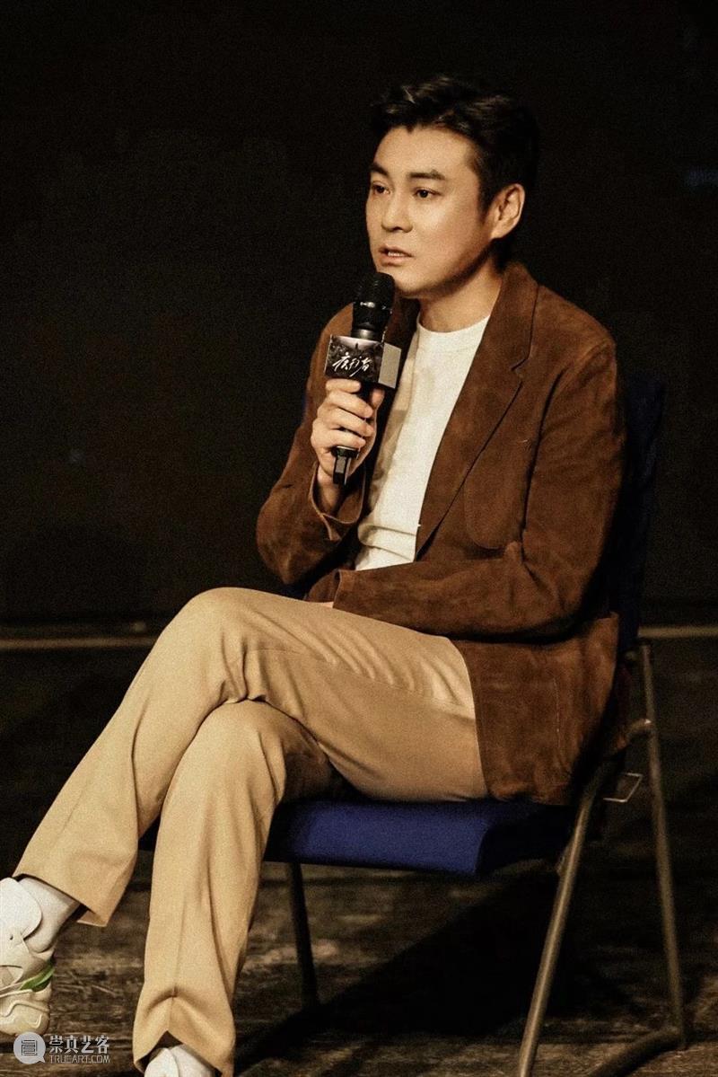 舞台剧《夜行者》发布会在京举行 | 领衔主演李乃文对战唐旭，时隔20年回归舞台打造谍战经典 崇真艺客