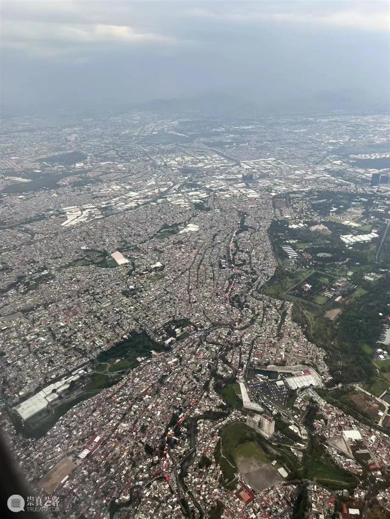 梁远苇丨我把包装纸铺在工作室的地上，它们就像洛杉矶的freeway 博文精选 北京公社 洛杉矶 工作室 梁远苇丨 包装纸 地上 freeway 梁远苇 迭戈·里维拉 Rivera 代表 崇真艺客