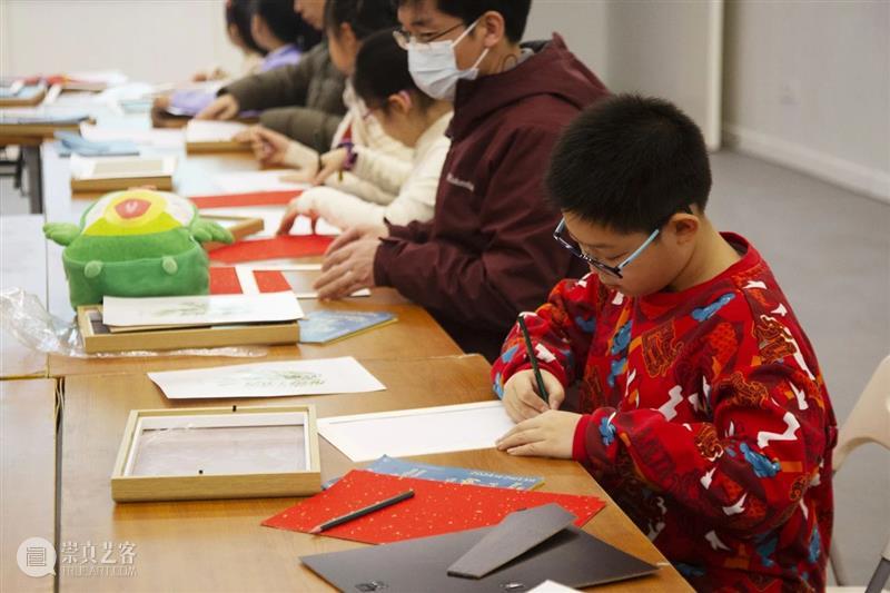 丝路大展新疆月亲子工作坊 | 金箔入画,寻美新疆 崇真艺客