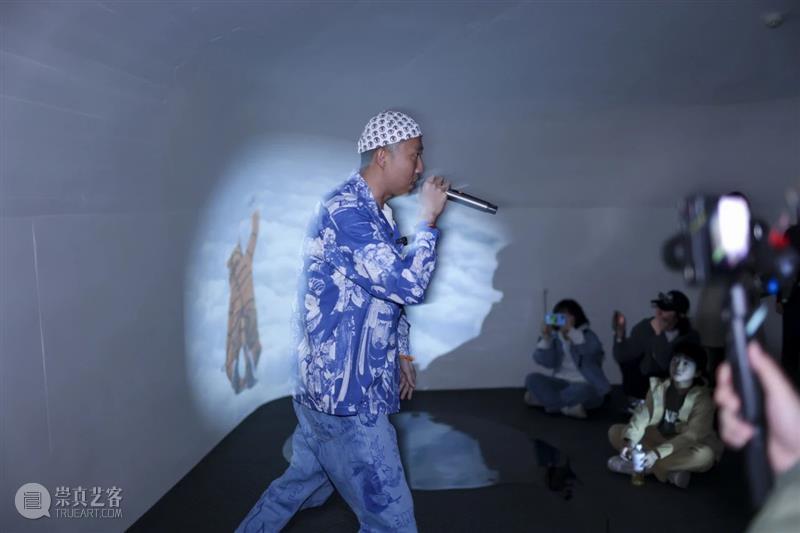 在UCCA沙丘美术馆，探索“鸟头：云云”的现实与虚幻 博文精选  UCCA沙丘美术馆 鸟头 崇真艺客