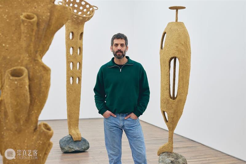 立木画廊宣布代理艺术家奥伦·皮纳西，独特语言探索人与建筑空间的关联 崇真艺客