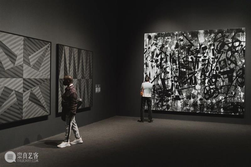 现场｜亚当·彭德尔顿 Adam Pendleton 大型绘画展「一种抽象」 崇真艺客