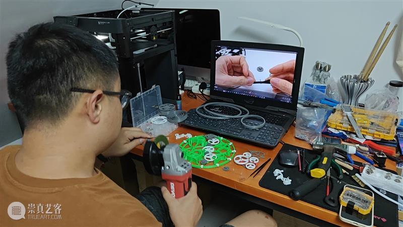 Setup！安装 × 孙跃峰：技术也是思考机制的一部分 视频资讯 Mingyuan Museum 技术 孙跃峰 机制 一部分 Setup 编者按 媒介 历史 影响力 之外 崇真艺客