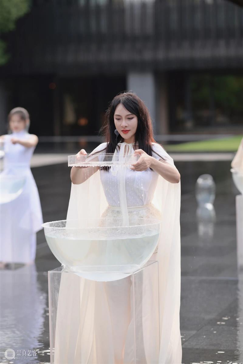 艺术家白水最新当代艺术装置《春水》｜带你探索水之宇宙 崇真艺客