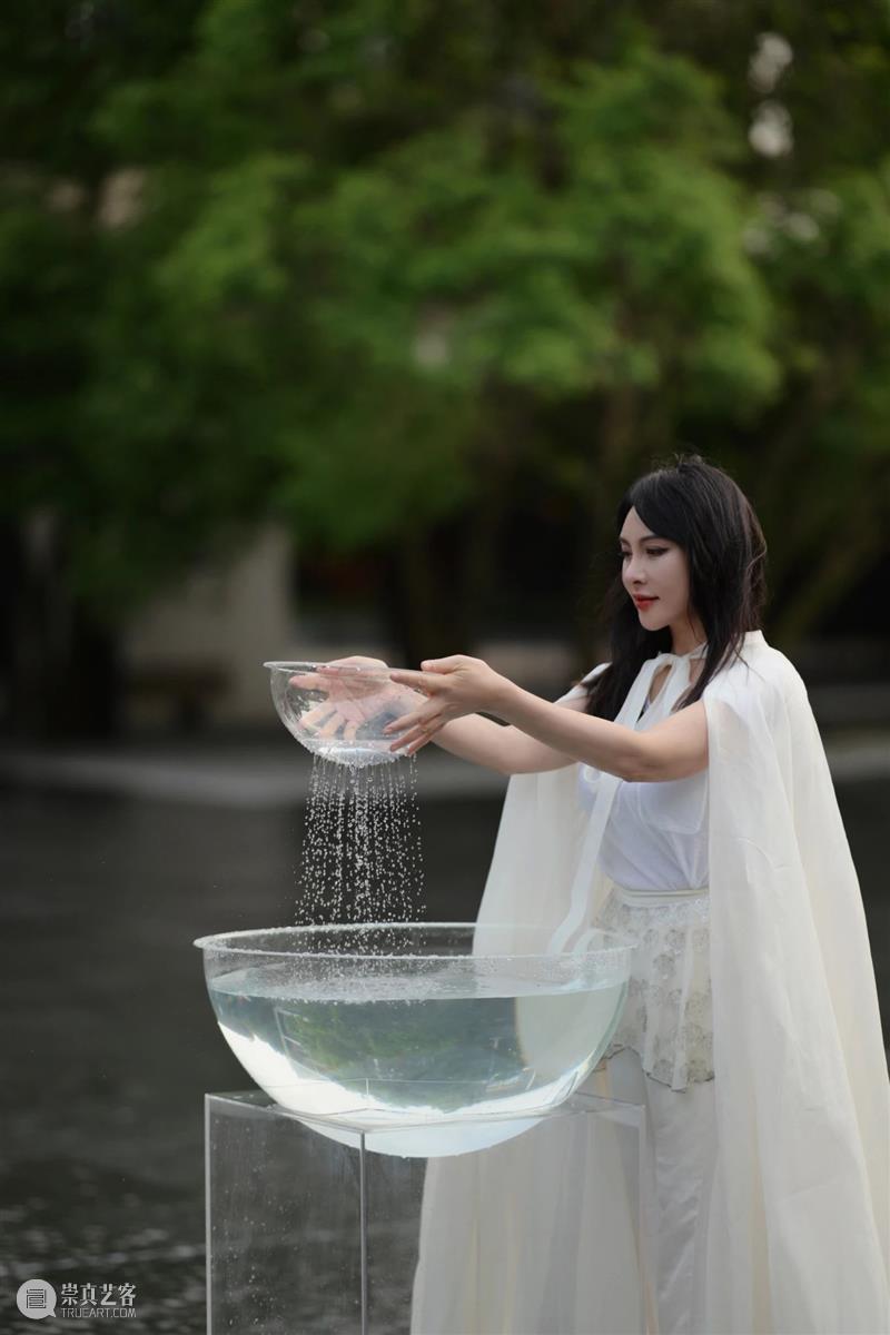 艺术家白水最新当代艺术装置《春水》｜带你探索水之宇宙 崇真艺客