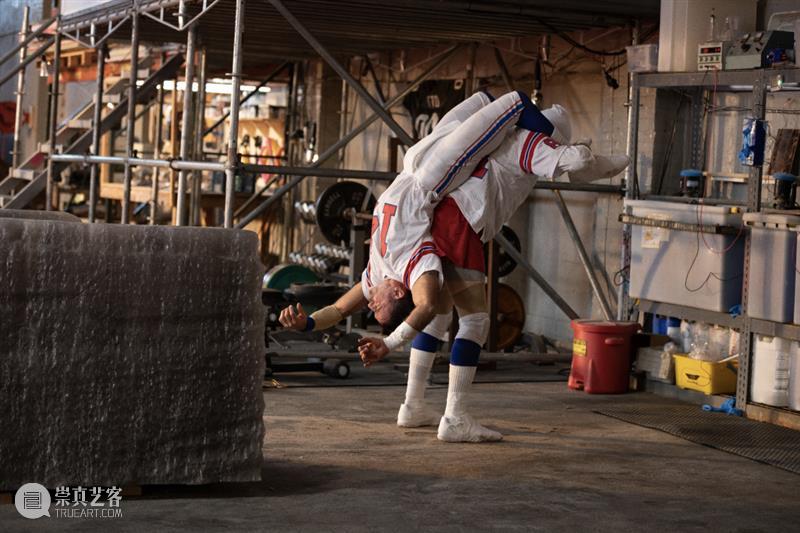 马修·巴尼：萦绕一生的冲击时刻 崇真艺客