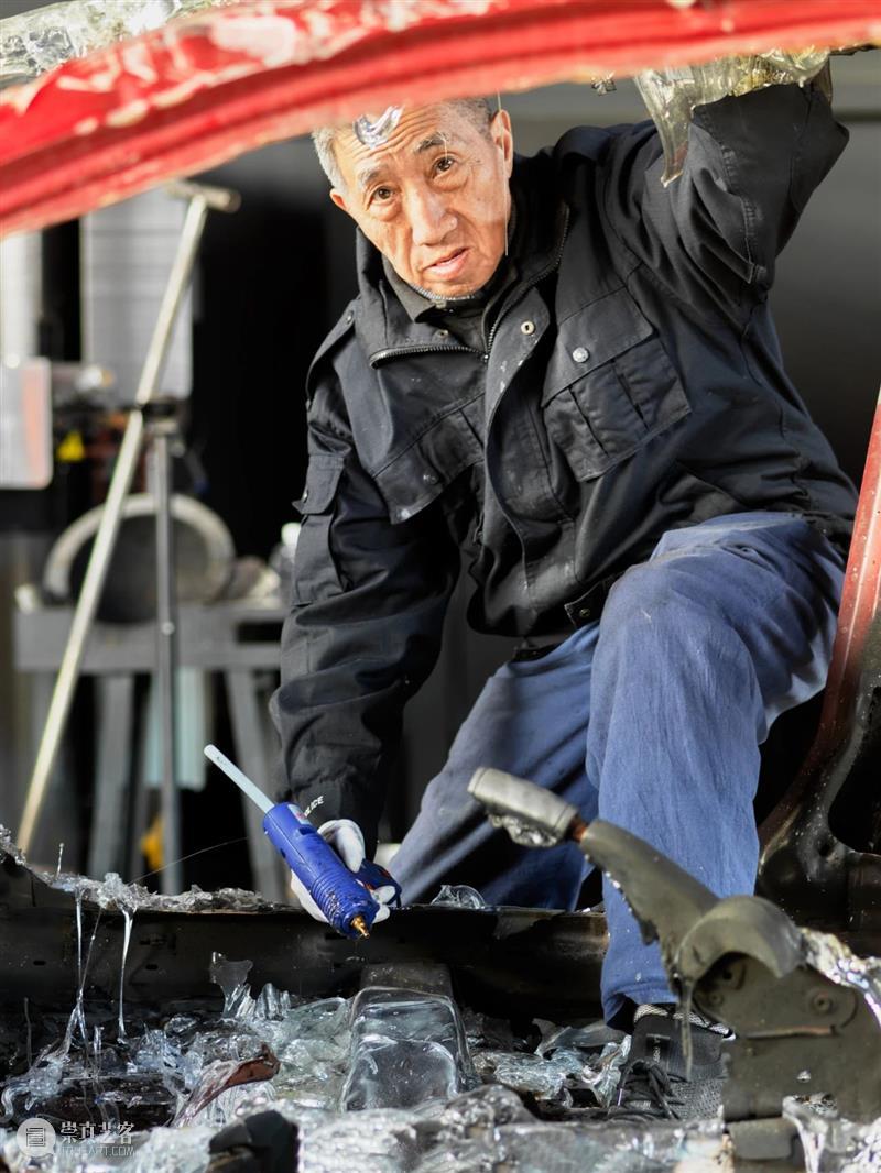 梁绍基:万变之器,不变之道 BAZAAR ART 梁绍基 公众 时尚芭莎艺术http: biz MjM1NDQ5NjE0MQ==时间 古今 城市 经历 历史 往事 崇真艺客