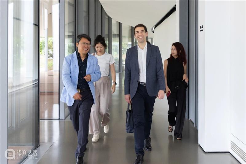 TAG资讯 | 法国驻华大使馆文化教育与科学事务公使衔参赞裴国良一行到访西海美术馆 崇真艺客