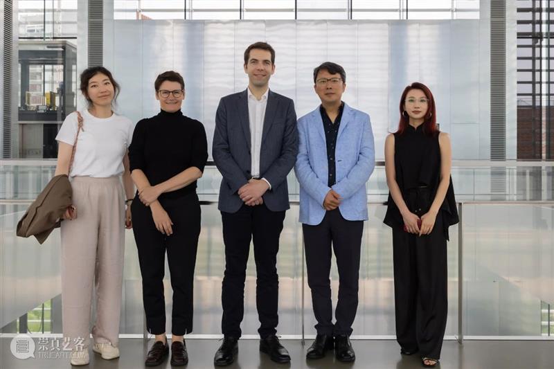 TAG资讯 | 法国驻华大使馆文化教育与科学事务公使衔参赞裴国良一行到访西海美术馆 崇真艺客