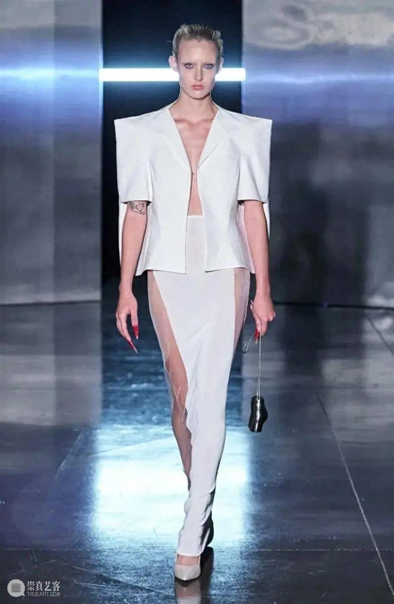 【IFA-艺术赏析】Grace Ling | 古怪而优雅的女性气质-可持续时尚穿戴 崇真艺客