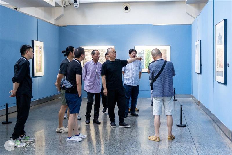 “明日的版画——优秀版画作品巡展”开幕 崇真艺客