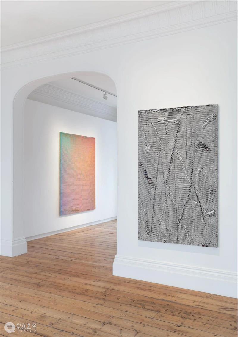 立木伦敦 | 洛里尔·贝尔特兰个展《为光命名》:在画布上雕塑,从多维度探索光、色彩、物质的交合 崇真艺客