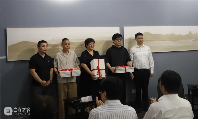 梦之旅——章嘉陵艺术展今开幕 崇真艺客