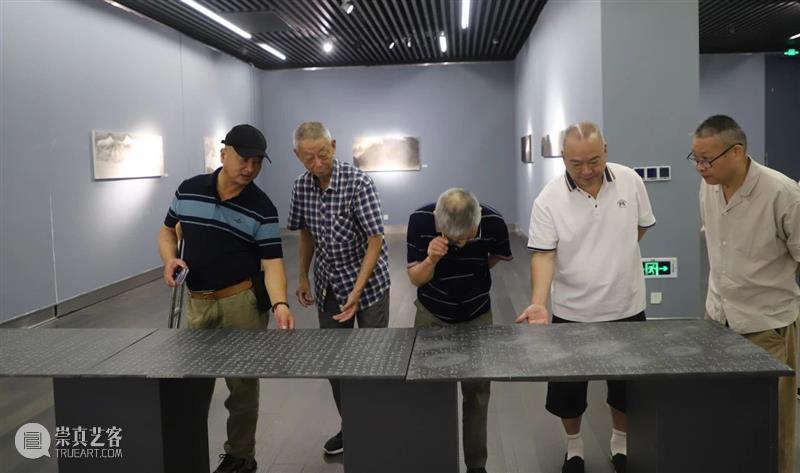 梦之旅——章嘉陵艺术展今开幕 崇真艺客