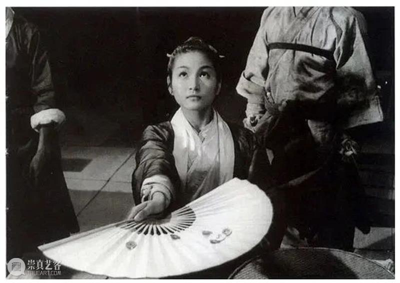 一代“武侠影后”郑佩佩去世 崇真艺客