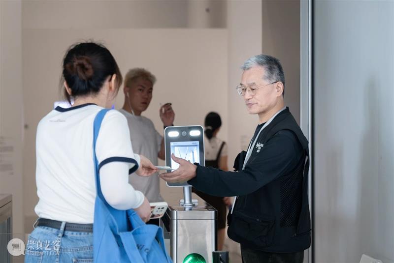 在西岸美术馆当志愿者是种什么样的体验? 崇真艺客