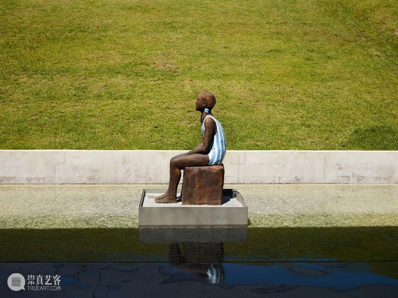 展览现场 | 克莱尔·特伯莱（Claire Tabouret）「泪水的诉说」@ 拉科斯特酒庄（Chateau La Coste） 崇真艺客