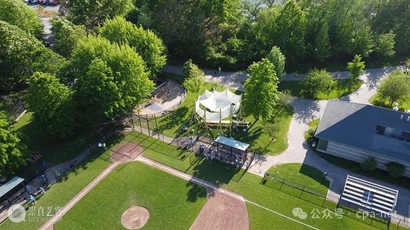 Alsar使用木桩和织物遮荫 崇真艺客
