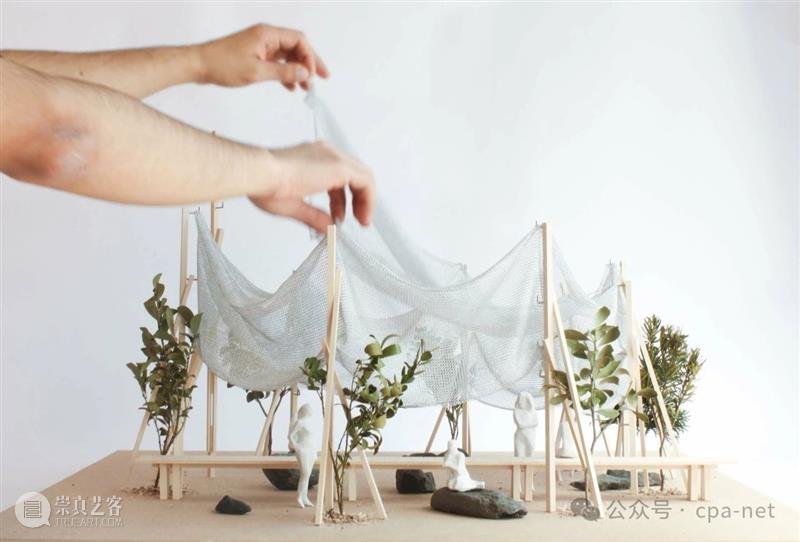 Alsar使用木桩和织物遮荫 崇真艺客