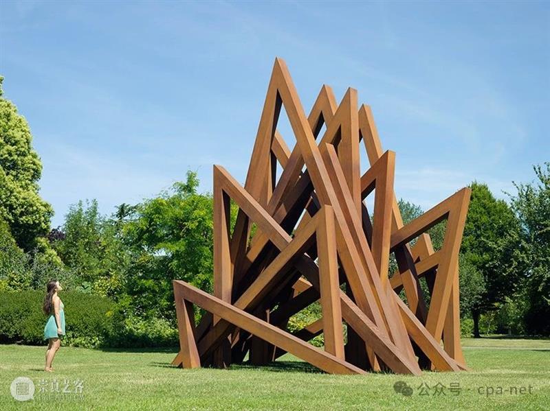 Bernar Venet《聚合》亮相巴黎奥林匹克中心 崇真艺客