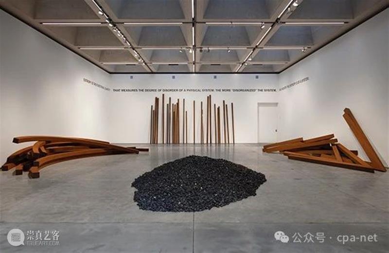 Bernar Venet《聚合》亮相巴黎奥林匹克中心 崇真艺客