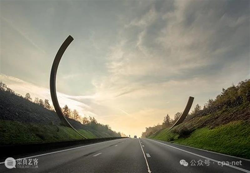 Bernar Venet《聚合》亮相巴黎奥林匹克中心 崇真艺客