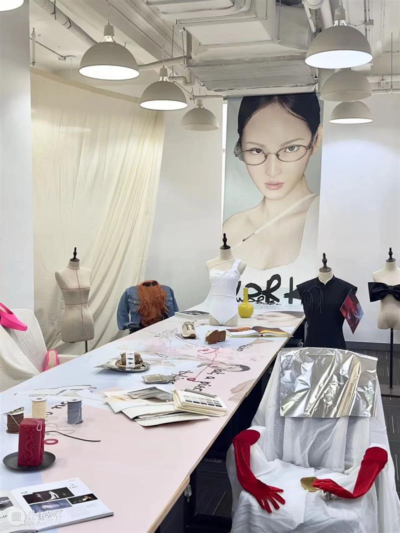 上海8月 | 21个不可错过的新媒体艺术展·演 崇真艺客