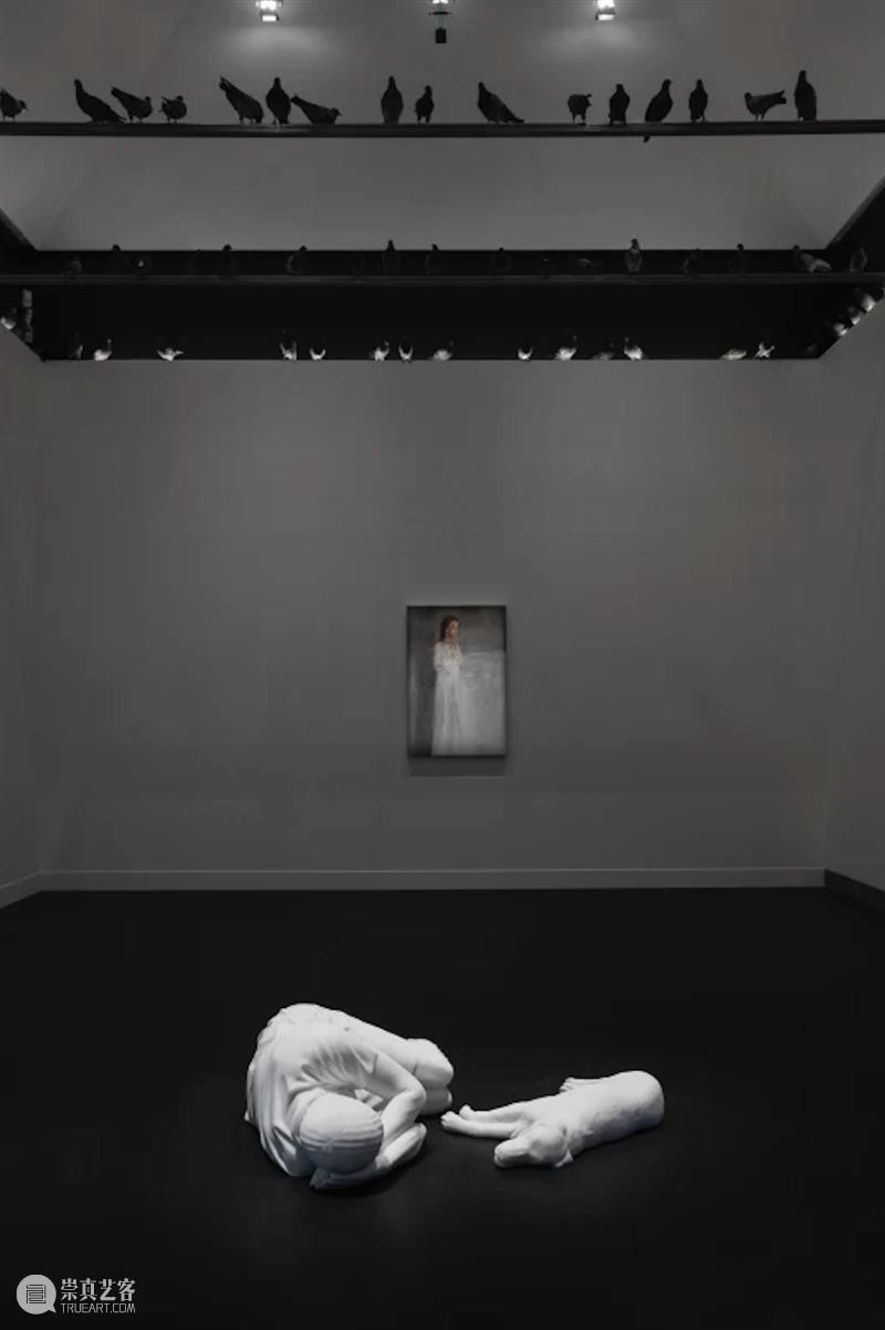 贝浩登艺术家|莫瑞吉奥·卡特兰个展“第三只手”—— 指向权力之外的存在 崇真艺客