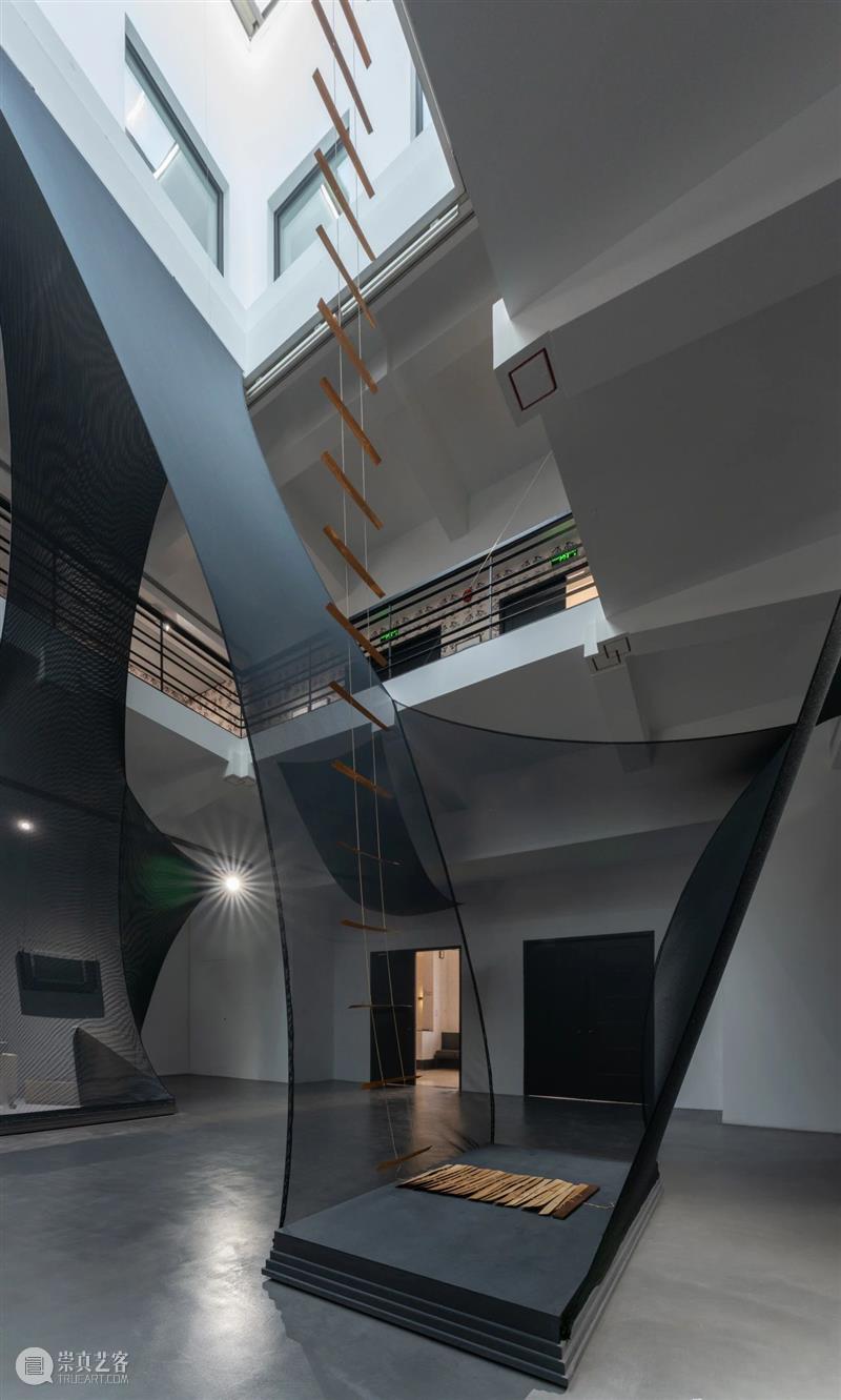 漂浮的迷宫 | 胡昀：远山 崇真艺客