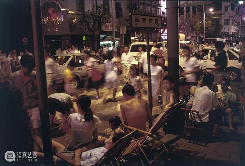 罗伯特·凡德·休斯特|上海:瞬间与永恒 1990-1993 Fotografiska 崇真艺客