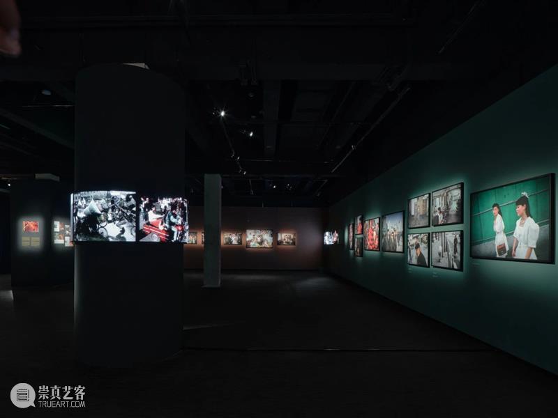 罗伯特·凡德·休斯特|上海:瞬间与永恒 1990-1993 Fotografiska 崇真艺客