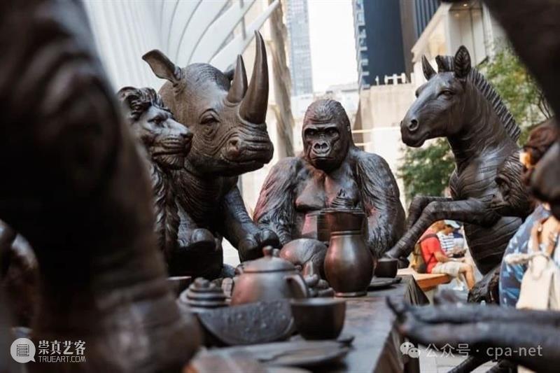 巨型章鱼雕塑承载着濒危动物 崇真艺客