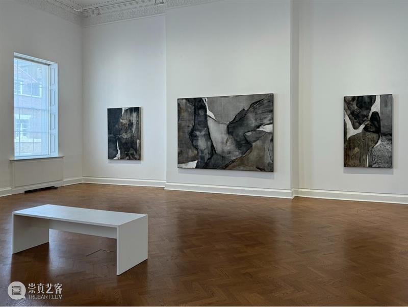 描绘此刻_身体、情感与世界的交融 | 国家美术·关注 崇真艺客