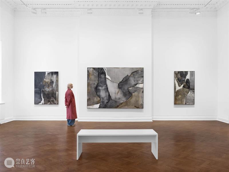 描绘此刻_身体、情感与世界的交融 | 国家美术·关注 崇真艺客