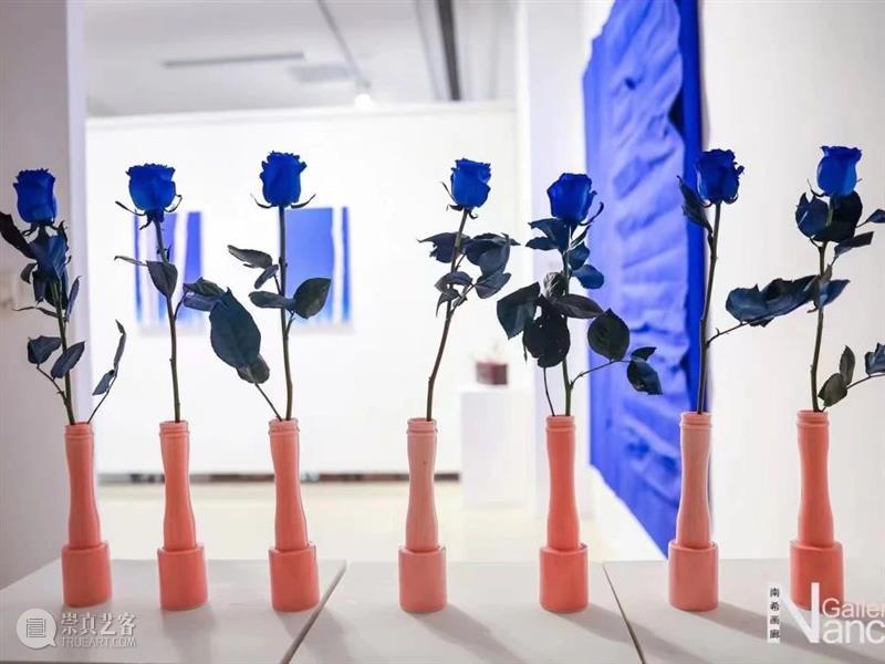 南希画廊新展 黑月·季胜利的生命蓝 热点聚焦  黑月·季胜利 南希画廊 查常平 崇真艺客