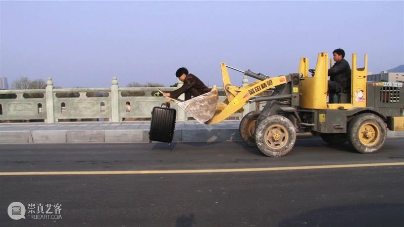 变戏法：仿真世界的后台表演 崇真艺客