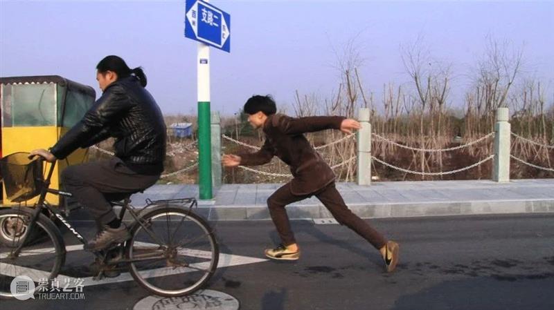 变戏法：仿真世界的后台表演 崇真艺客