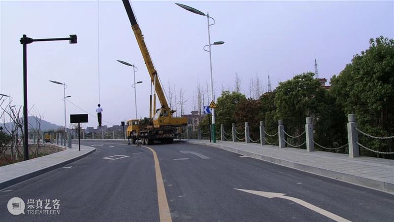 变戏法：仿真世界的后台表演 崇真艺客