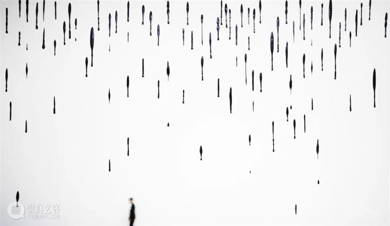 《卷宗Wallpaper》专访｜凝听刘建华指尖的金色絮语 崇真艺客