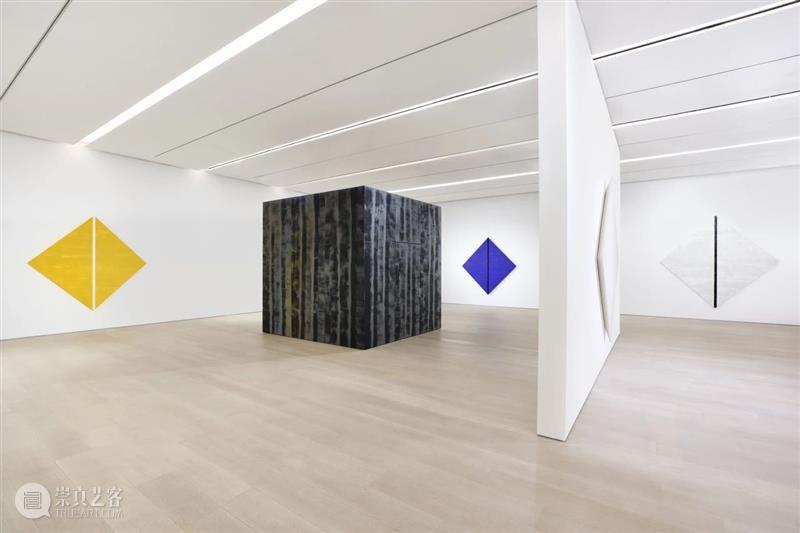 现场|玛丽·阔思 Mary Corse 新作展「存在光中」|佩斯纽约 崇真艺客