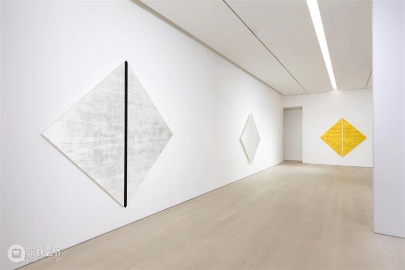 现场|玛丽·阔思 Mary Corse 新作展「存在光中」|佩斯纽约 崇真艺客