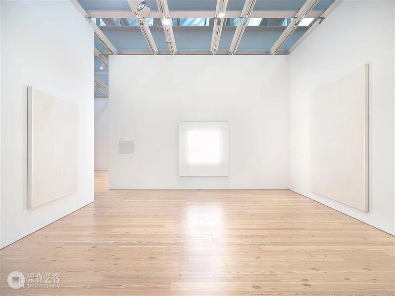 现场|玛丽·阔思 Mary Corse 新作展「存在光中」|佩斯纽约 崇真艺客