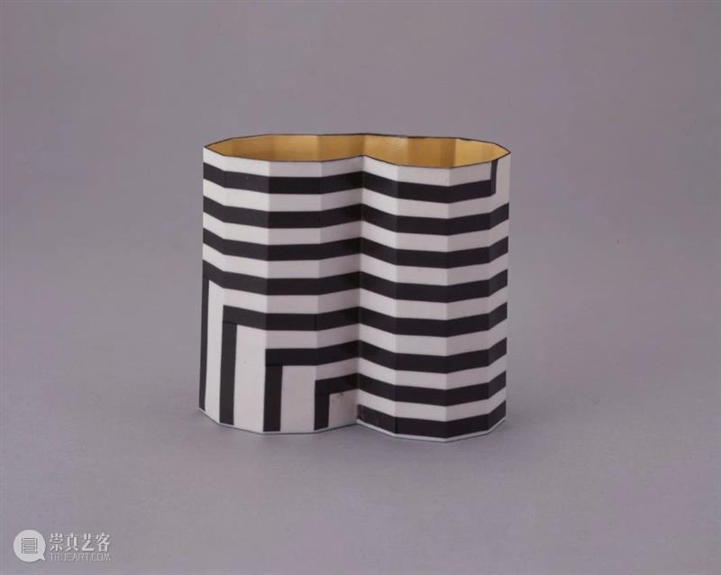 UCCA陶美术馆拉开帷幕——开馆展“器之道:日本岐阜县现代陶艺美术馆藏‘美浓国际陶瓷节’获奖作品精选展” 崇真艺客