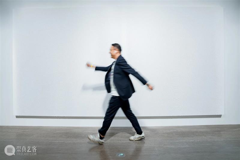 现场|谢墨凛个展《机器下的画布》正于上海复星艺术中心展出 崇真艺客