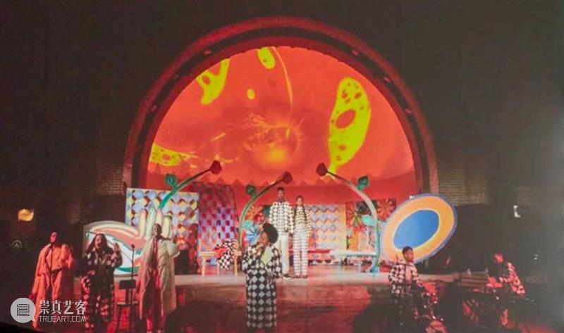 Longlati写作 | 薛萤：根，家园，真相  Longlati 家园 薛萤 Longlati 真相 莎芭 拉拉 塞尔弗 幻象 展期 Dates 崇真艺客