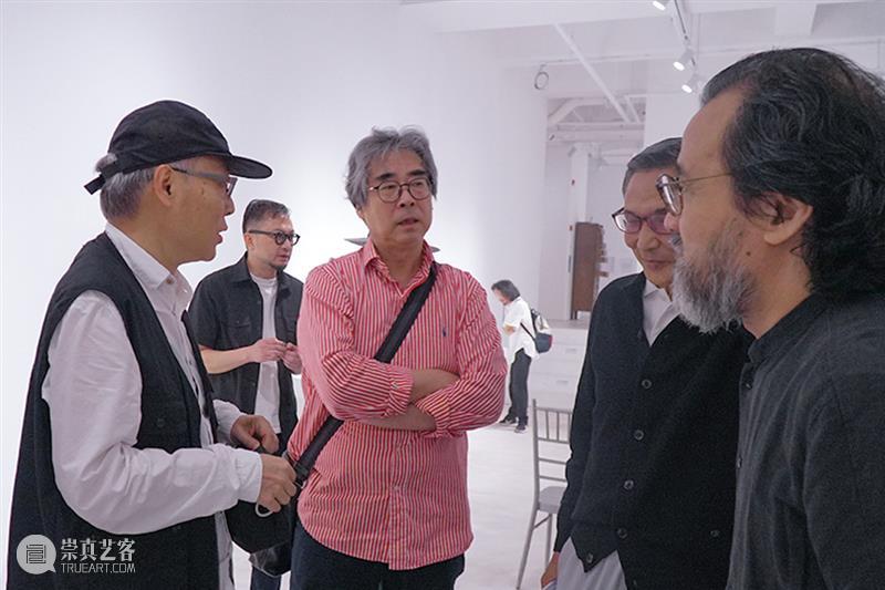开幕聚焦｜地点之上——海上大步行走的人 视频资讯 Mingyuan Museum 地点 之上 海上 明雅集 诗意 艺术 形式 帷幕 宾客 一堂 崇真艺客