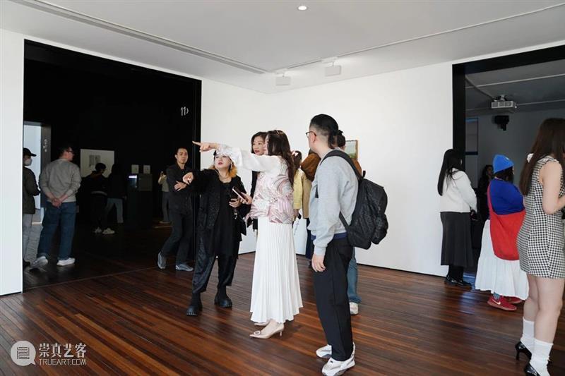 新氧艺O2art | 展览回顾 | 黄一山首个大型美术馆个展「室内的标点」 崇真艺客