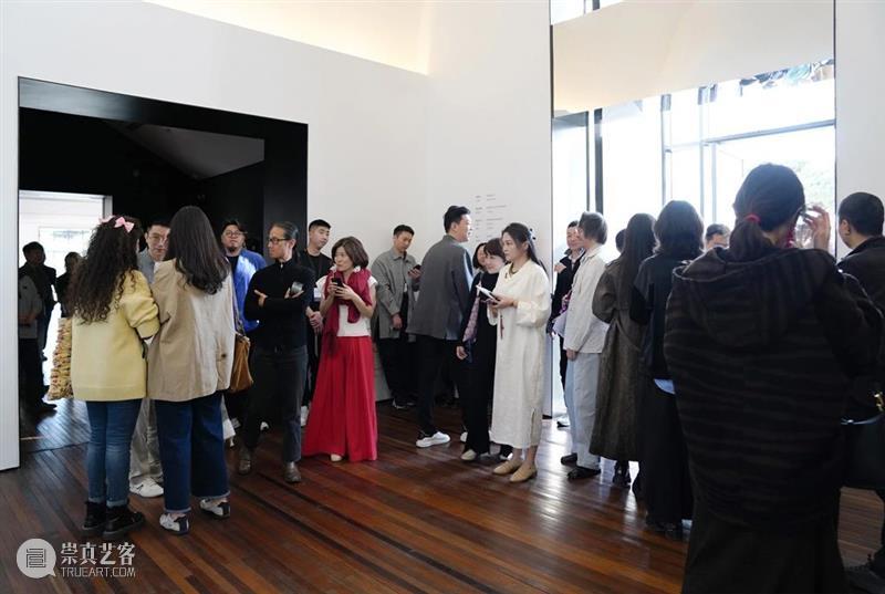 新氧艺O2art | 展览回顾 | 黄一山首个大型美术馆个展「室内的标点」 崇真艺客