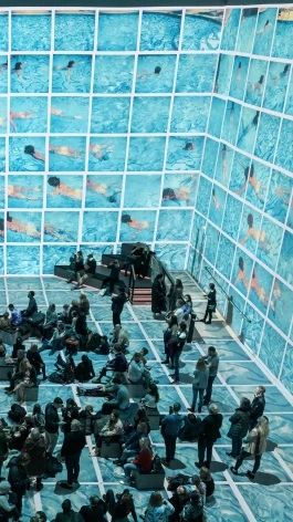 从纸浆画到夜间派对,属于六月的霍克尼之旅 崇真艺客