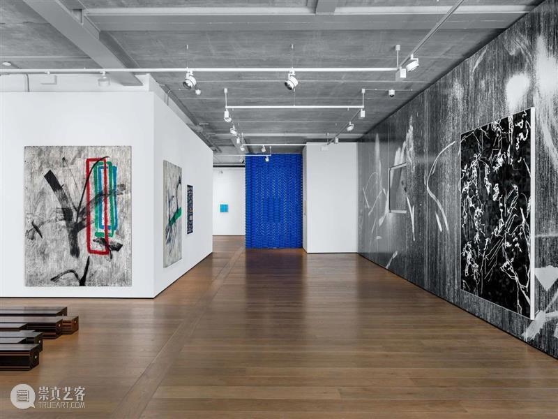 展览现场|格雷戈尔·希德布兰特(Gregor Hildebrandt)「在错误的一侧,朝错误的方向」@ 阿尔敏·莱希 - 伦敦 崇真艺客